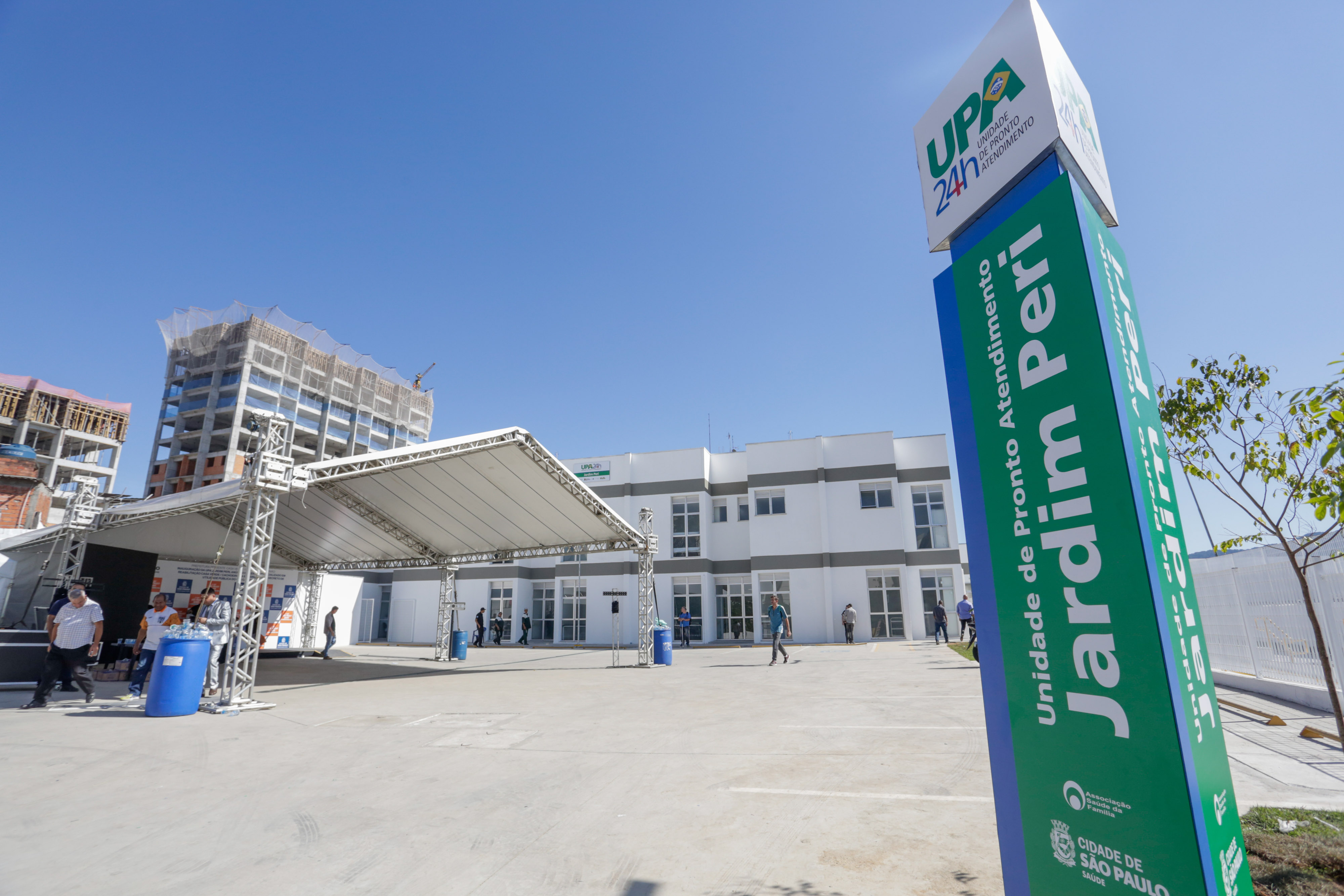 Prefeitura entrega no Jardim Peri 27ª UPA da cidade e anuncia construção de centro de reabilitação física na Zona Norte